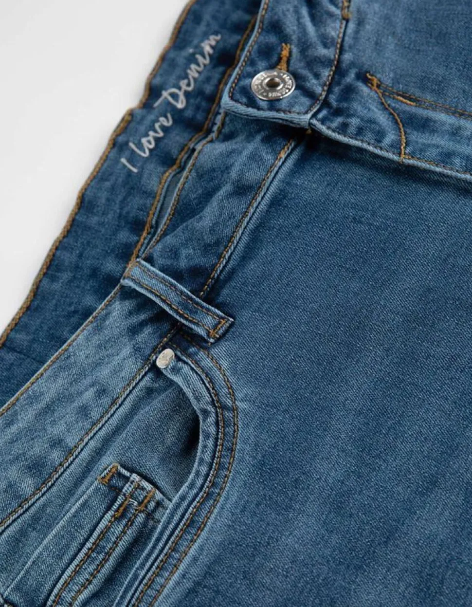 Jeans - Girlfriend Fit
