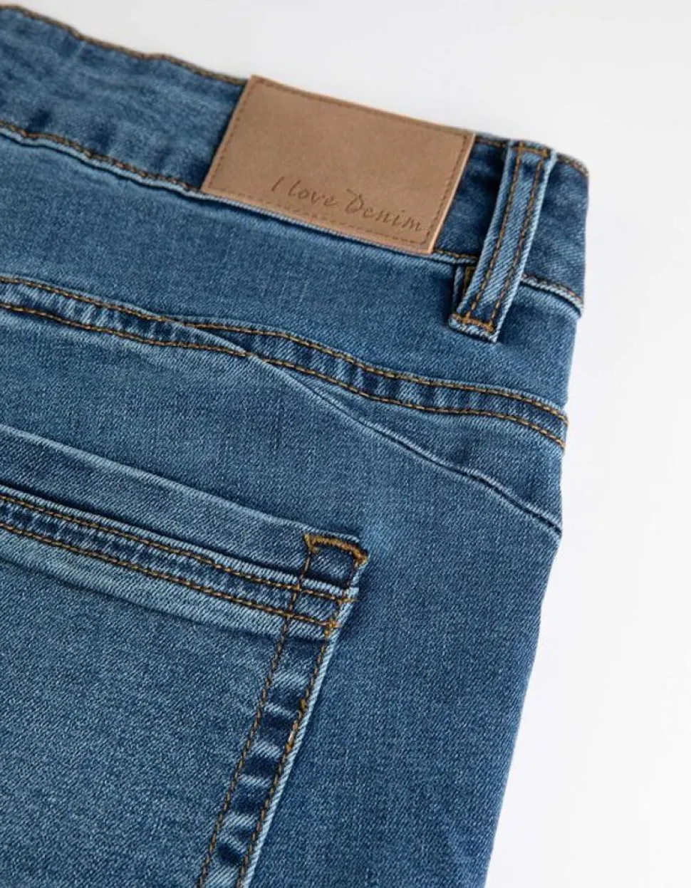 Jeans - Girlfriend Fit