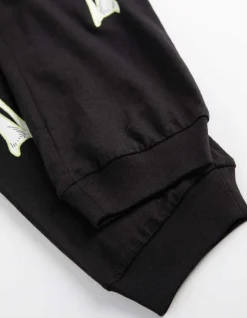 Pyjamaset Bestaande Uit Shirt Met Lange Mouwen En Broek - Gloeit In Het Donker