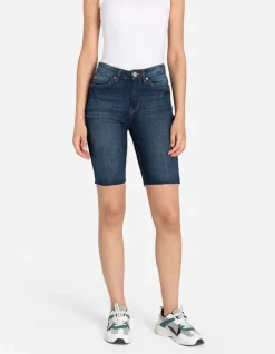 Short - Straight Fit