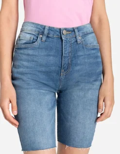 Short - Straight Fit